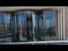 Porte tournante d'entrée automatique à entraînement électrique pour une entrée en douceur et pratique