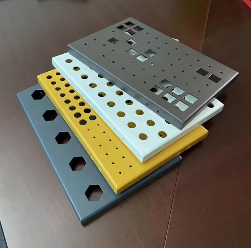 Paroi de rideau en placage d'aluminium 0,8-2,0 mm Épaisseur K=2,0-3,0 W/ ((m2·K) Grade A