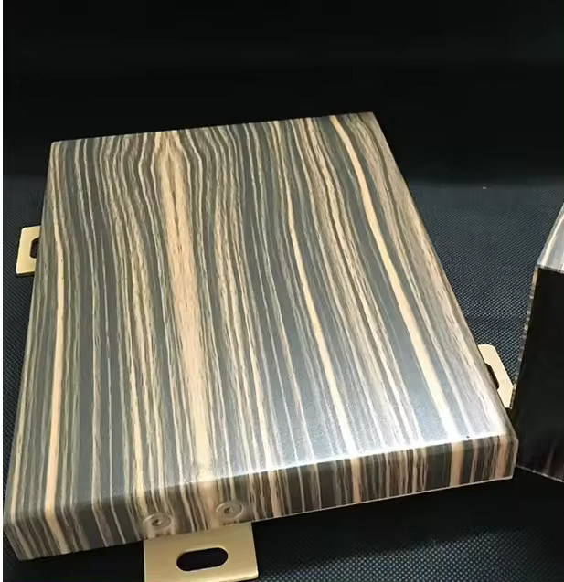 Panneau de placage en aluminium anti-corrosion d'argent de 2 mm d'épaisseur Décoration intérieure des murs