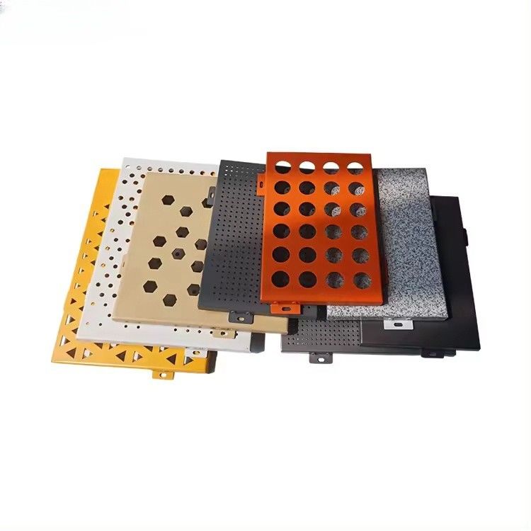 Système de vitrage personnalisable pour murs de rideau avec matériau en aluminium/verre/acier Installation sur site/préfabriquée