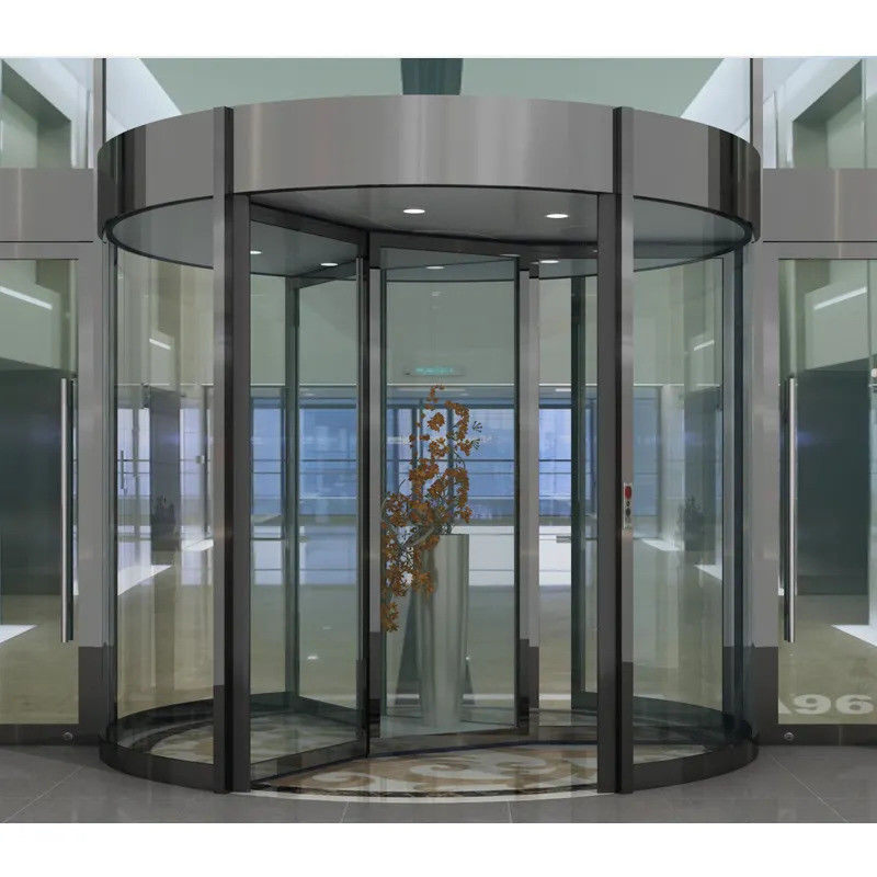 Porte tournante pratique et automatique pour un accès commercial sécurisé et moderne