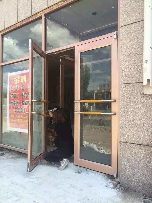 Porte d'entrée en alliage d'aluminium revêtu de fluorocarbures Porte d'entrée du magasin KFC
