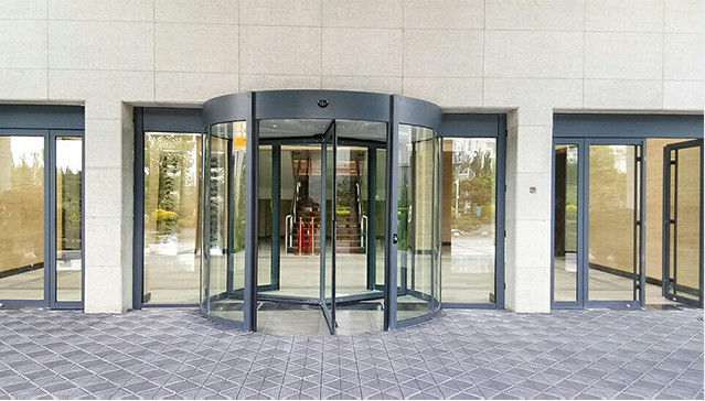 Nouveau design de porte tournante en verre pour l' hôtel de l' aéroport du centre commercial de l' hôpital